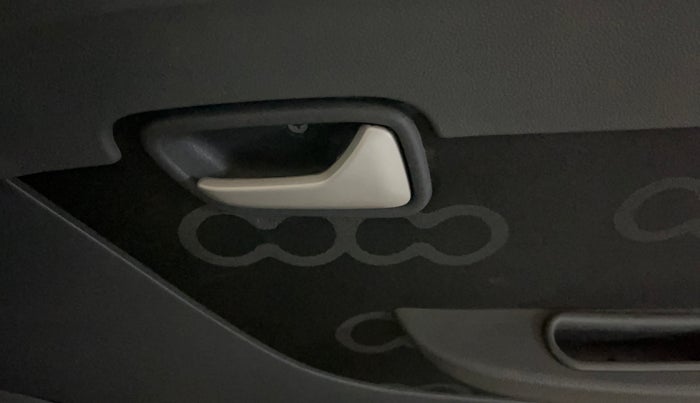 2015 Maruti Alto 800 LXI, Petrol, Manual, 56,922 km, Driver Side Door Panels Control