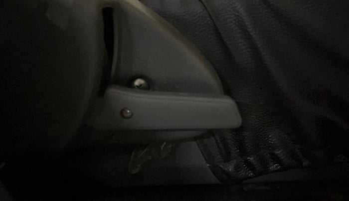 2015 Maruti Alto 800 LXI, Petrol, Manual, 56,922 km, Driver Side Adjustment Panel