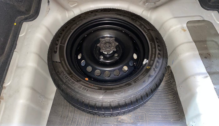 2017 Hyundai Xcent S 1.2, Petrol, Manual, 1,24,201 km, Spare Tyre