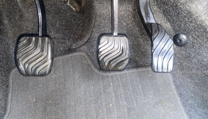 2020 Renault TRIBER RXZ, Petrol, Manual, 30,005 km, Pedals