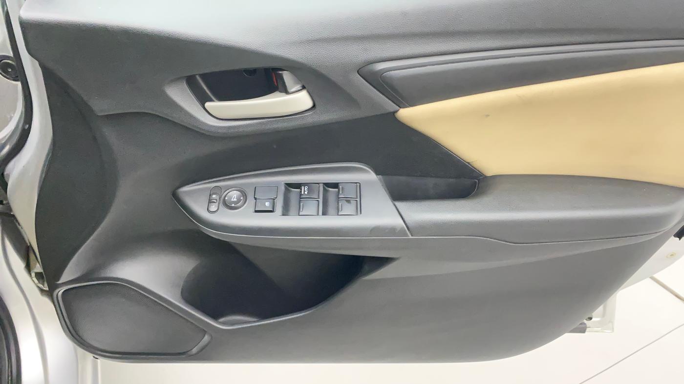 2018 Honda Jazz 1.5L I-DTEC SV, Diesel, Manual, 77,105 km, Driver Side Door Panels Control