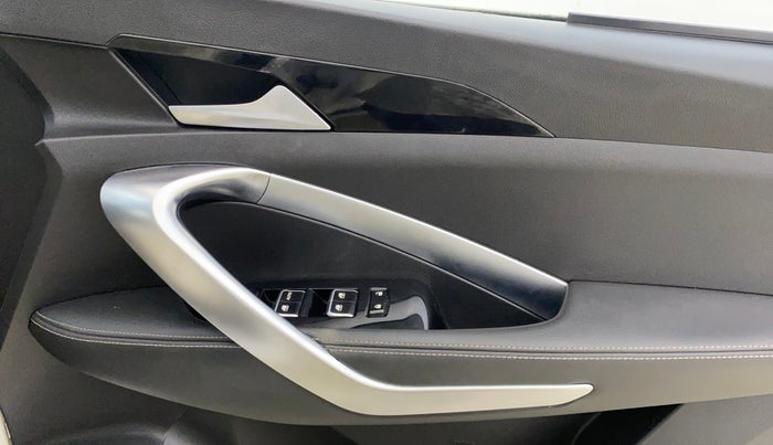 2019 MG HECTOR SHARP 1.5 DCT PETROL, Petrol, Automatic, 80,038 km, Driver Side Door Panels Control