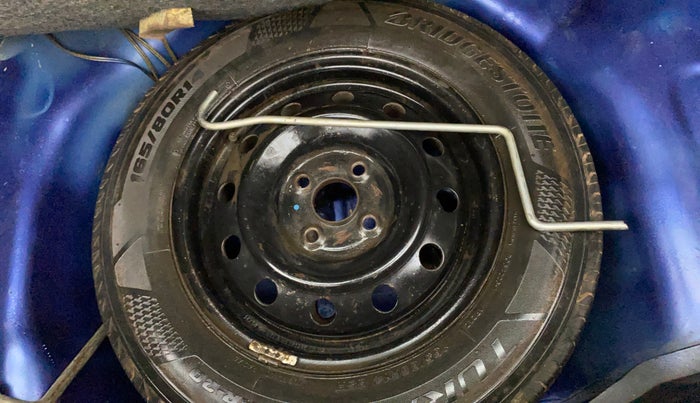 2013 Maruti Swift VXI, Petrol, Manual, 80,928 km, Dicky (Boot door) - Tool missing