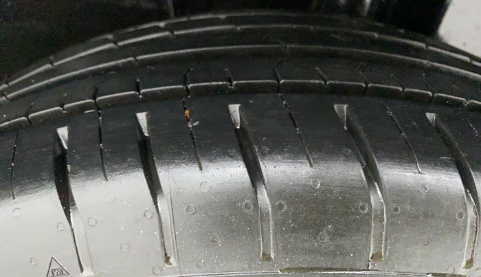 2021 Tata PUNCH ADVENTURE MT, Petrol, Manual, 14,189 km, Left Rear Tyre Tread