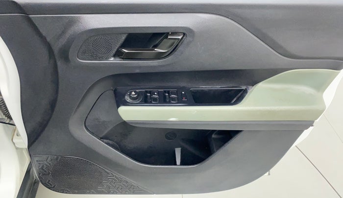 2021 Tata PUNCH ADVENTURE MT, Petrol, Manual, 14,189 km, Driver Side Door Panels Control