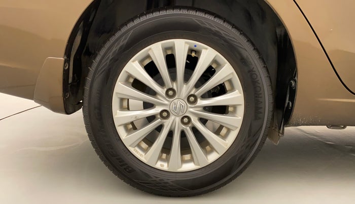 2015 Maruti Ciaz ZDI SHVS, Diesel, Manual, 38,714 km, Right Rear Wheel