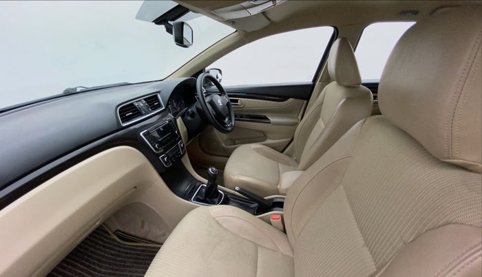 2015 Maruti Ciaz ZDI SHVS, Diesel, Manual, 38,714 km, Right Side Front Door Cabin