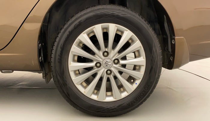 2015 Maruti Ciaz ZDI SHVS, Diesel, Manual, 38,714 km, Left Rear Wheel
