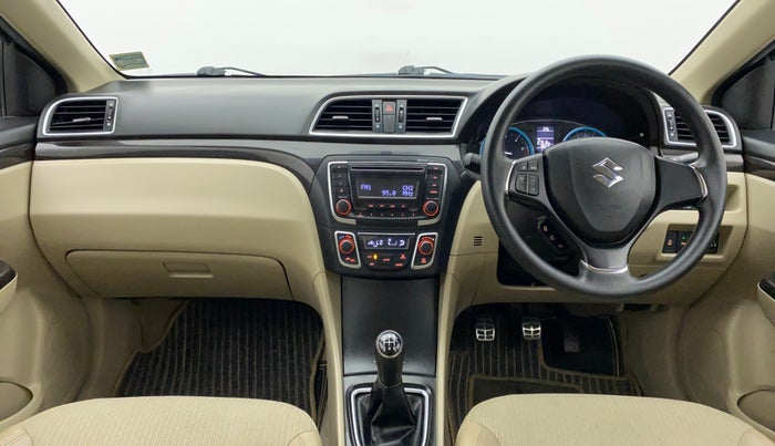 2015 Maruti Ciaz ZDI SHVS, Diesel, Manual, 38,714 km, Dashboard