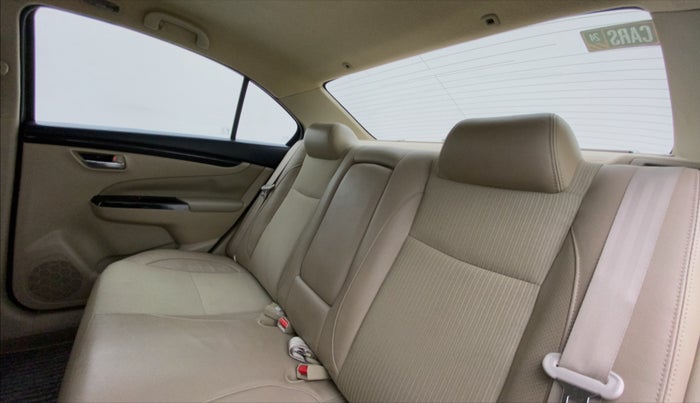 2015 Maruti Ciaz ZDI SHVS, Diesel, Manual, 38,714 km, Right Side Rear Door Cabin