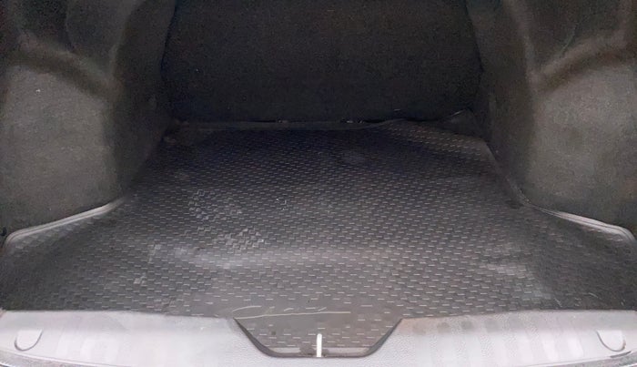 2015 Maruti Ciaz ZDI SHVS, Diesel, Manual, 38,714 km, Boot Inside