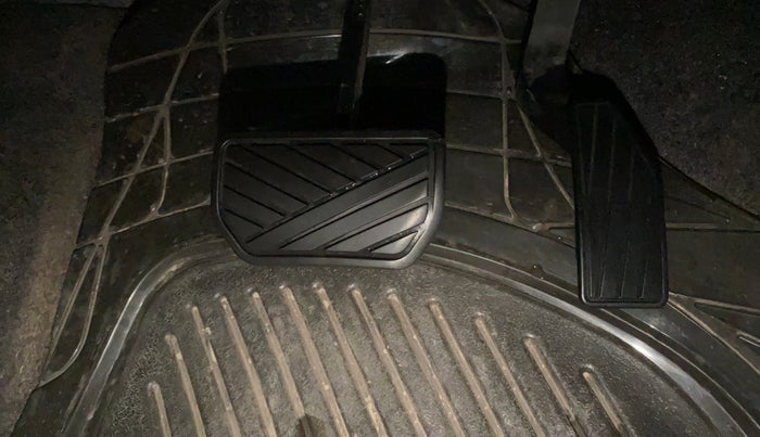 2017 Maruti Celerio ZXI AMT, Petrol, Automatic, 26,514 km, Pedals