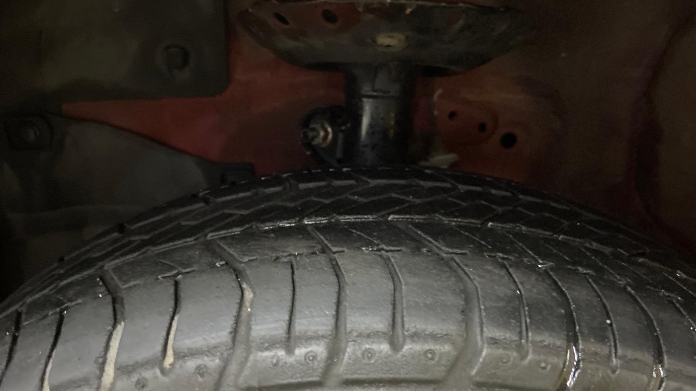 2014 Honda Brio S MT, Petrol, Manual, 65,136 km, Left Front Tyre Tread