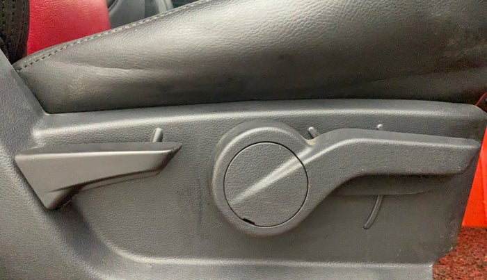 2021 Mahindra Thar LX PETROL HT 4WD AT, Petrol, Automatic, 25,942 km, Driver Side Adjustment Panel