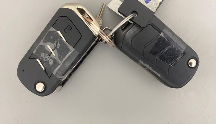 2021 Mahindra Thar LX PETROL HT 4WD AT, Petrol, Automatic, 25,942 km, Key Close Up