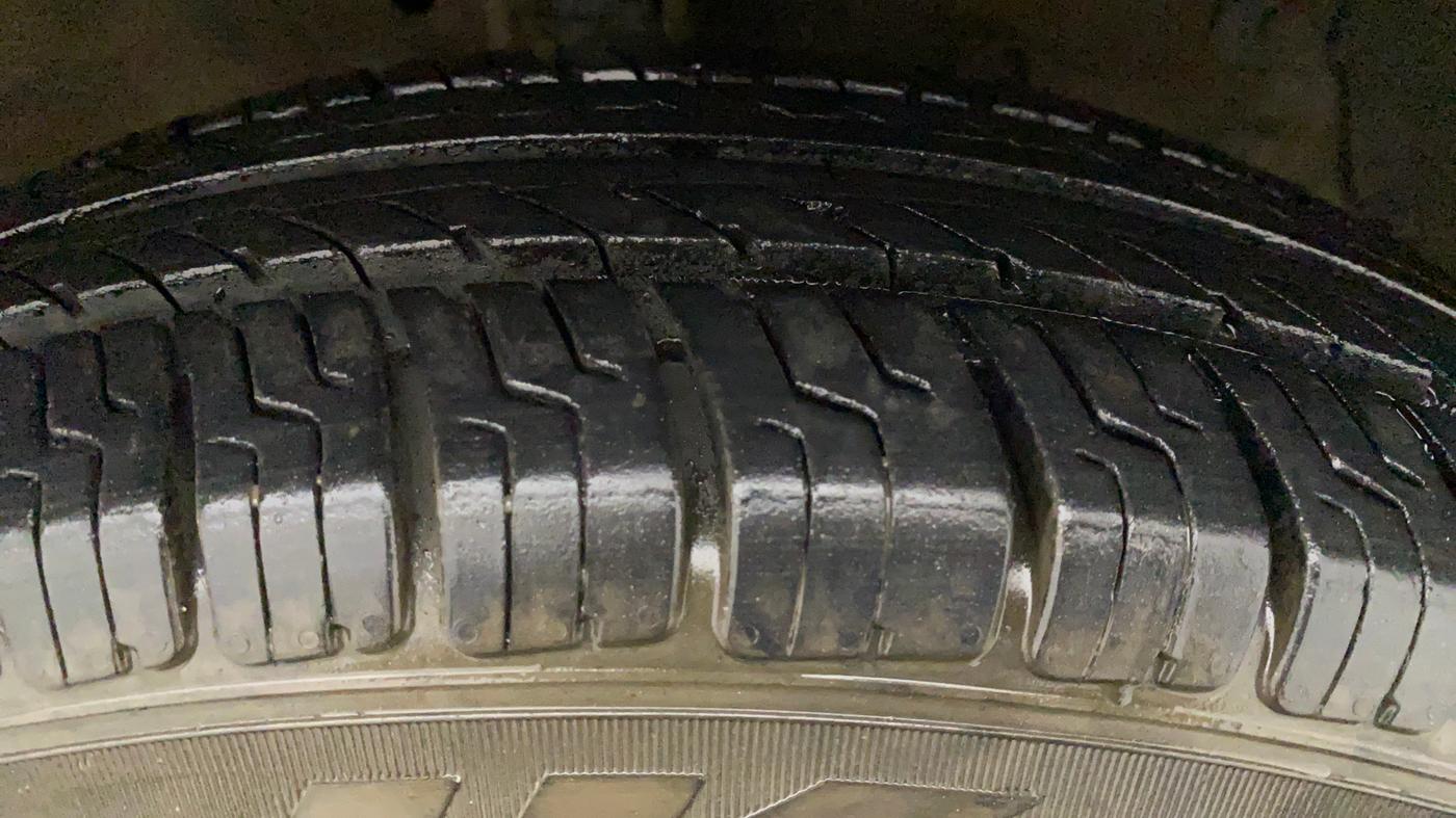 2013 Maruti Swift Dzire VXI, Petrol, Manual, 66,367 km, Left Rear Tyre Tread