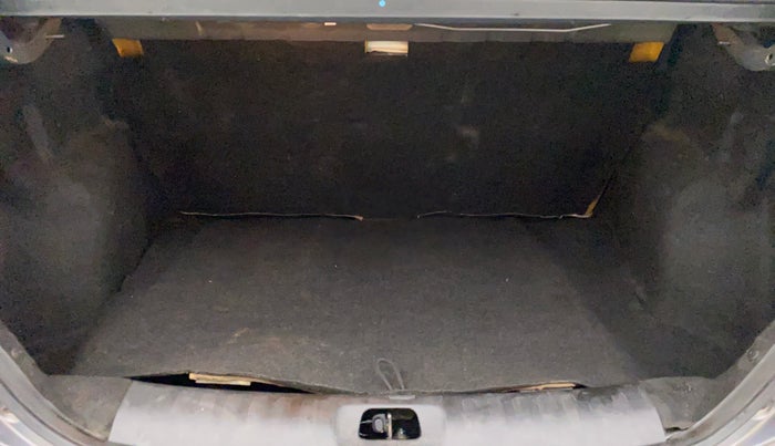 2013 Maruti Swift Dzire VXI, Petrol, Manual, 66,367 km, Boot Inside