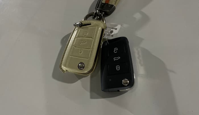 2023 Skoda SLAVIA STYLE 1.0L TSI AT, Petrol, Automatic, 20,347 km, Key Close Up