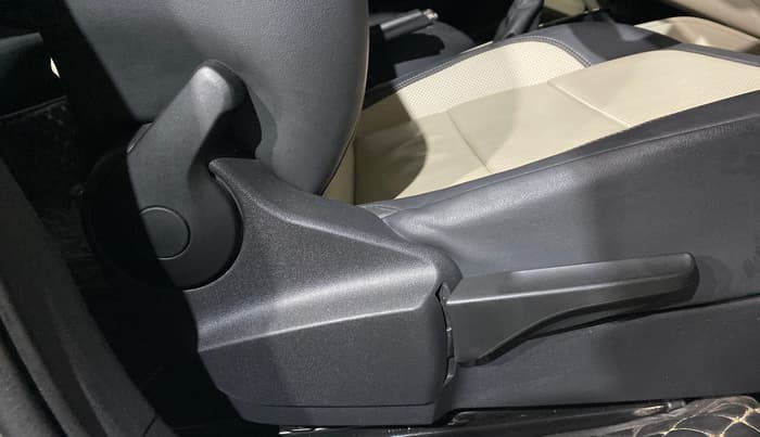 2023 Skoda SLAVIA STYLE 1.0L TSI AT, Petrol, Automatic, 20,347 km, Driver Side Adjustment Panel