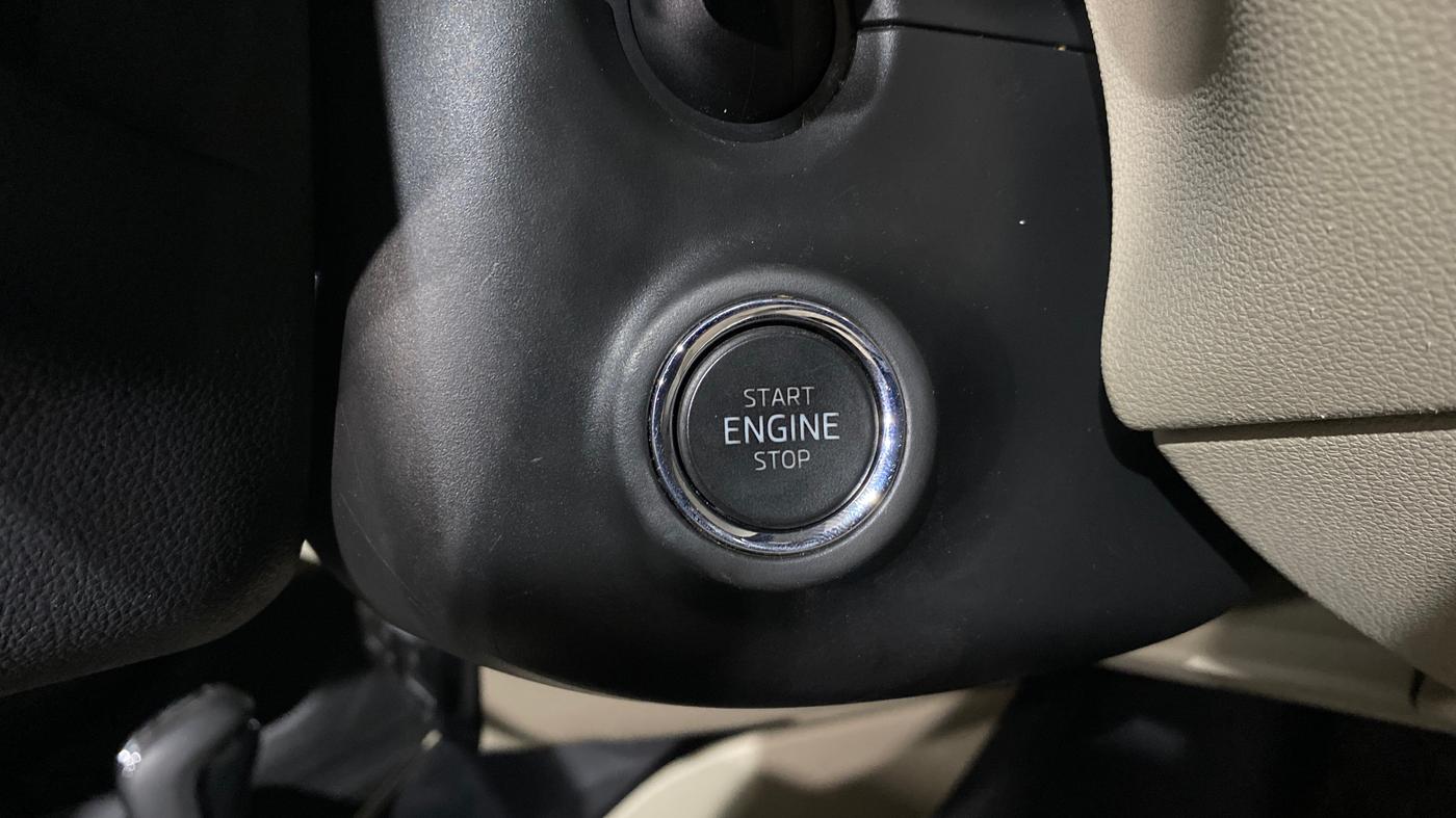 2023 Skoda SLAVIA STYLE 1.0L TSI AT, Petrol, Automatic, 20,347 km, Keyless Start/ Stop Button