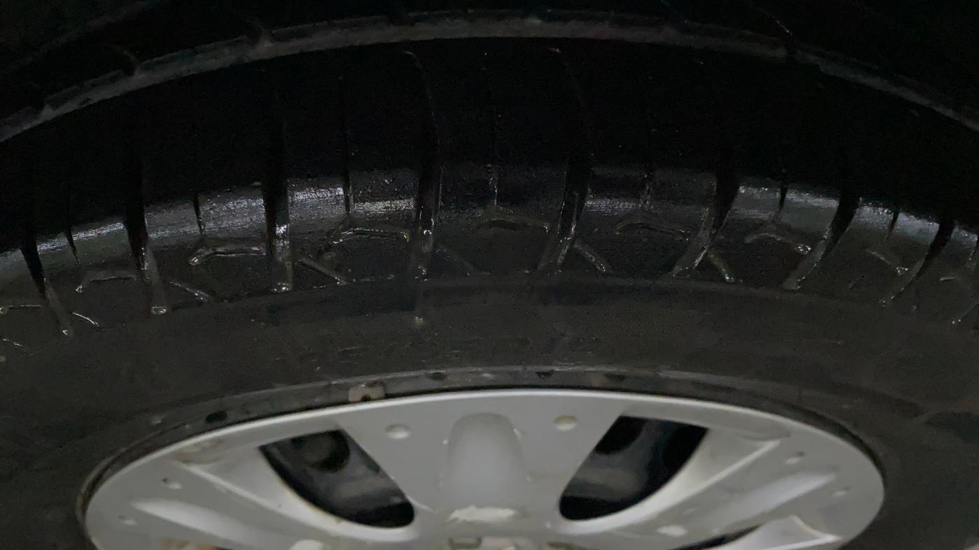 2014 Honda Brio S MT, Petrol, Manual, 83,424 km, Right Front Tyre Tread