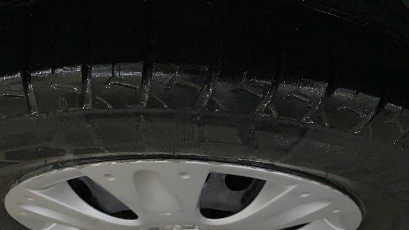 2014 Honda Brio S MT, Petrol, Manual, 83,424 km, Right Rear Tyre Tread