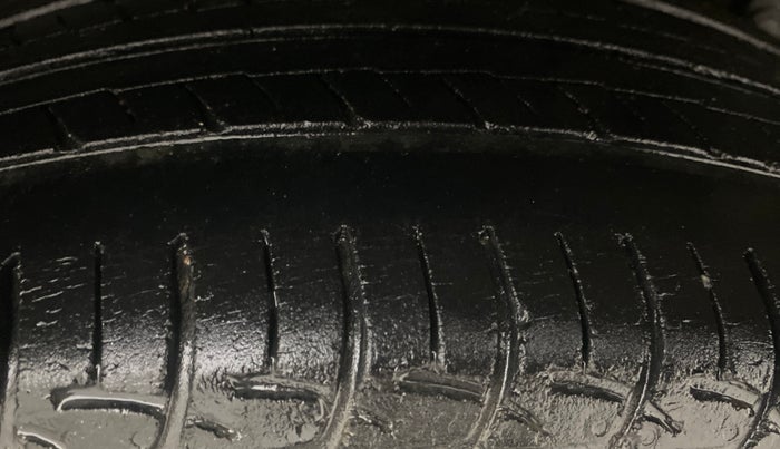 2017 Maruti Swift ZXI, Petrol, Manual, 74,279 km, Left Rear Tyre Tread