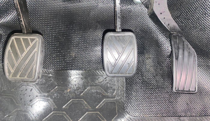 2017 Maruti Swift ZXI, Petrol, Manual, 74,279 km, Pedals