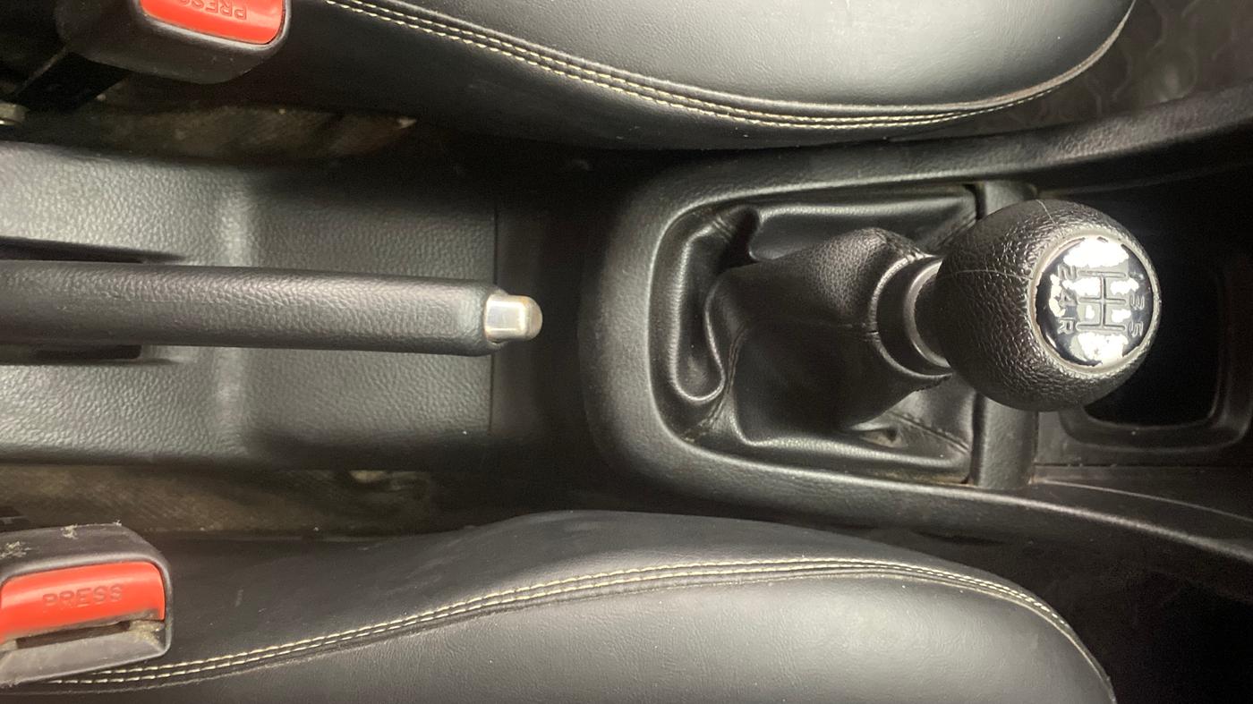 2017 Maruti Swift ZXI, Petrol, Manual, 74,279 km, Gear Lever