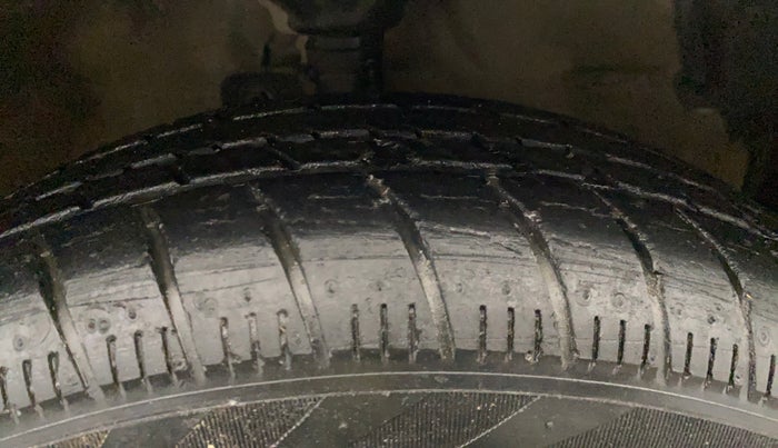 2016 Maruti Celerio ZXI AMT, Petrol, Automatic, 31,491 km, Right Front Tyre Tread