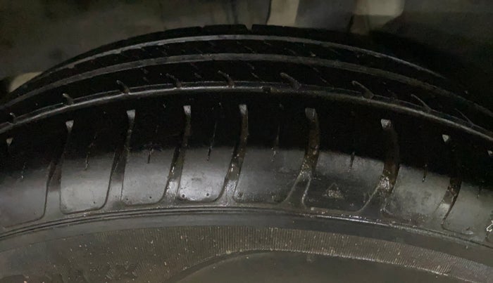 2019 Maruti Swift VXI, Petrol, Manual, 31,860 km, Left Rear Tyre Tread