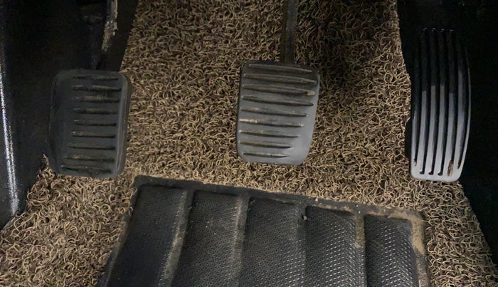 2015 Fiat Linea EMOTION 1.4 L T JET, Petrol, Manual, 52,130 km, Pedals