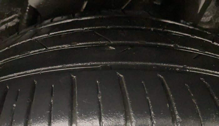 2021 Hyundai VENUE SX 1.5 (O) EXECUTIVE CRDI, Diesel, Manual, 15,975 km, Left Rear Tyre Tread