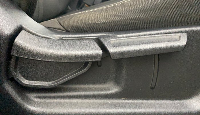 2021 Hyundai VENUE SX 1.5 (O) EXECUTIVE CRDI, Diesel, Manual, 15,975 km, Driver Side Adjustment Panel