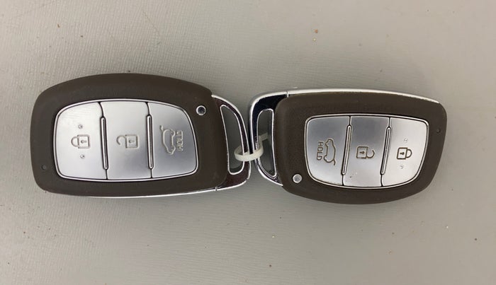 2021 Hyundai VENUE SX 1.5 (O) EXECUTIVE CRDI, Diesel, Manual, 15,975 km, Key Close Up