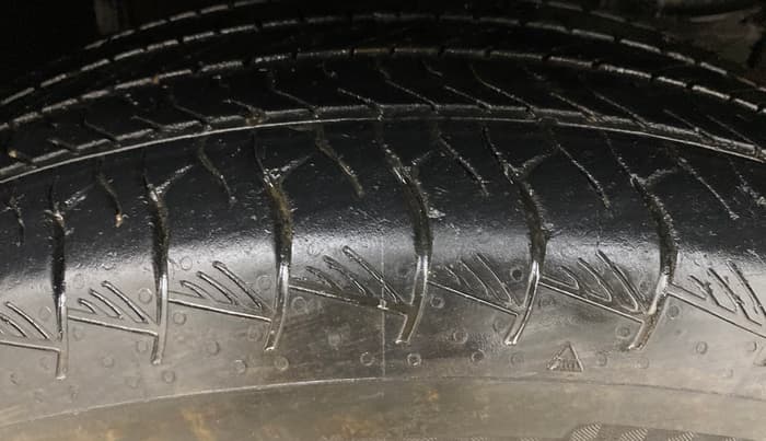 2022 Maruti Grand Vitara ALPHA PLUS HYBRID ECVT, Hybrid, Automatic, 57,560 km, Right Front Tyre Tread