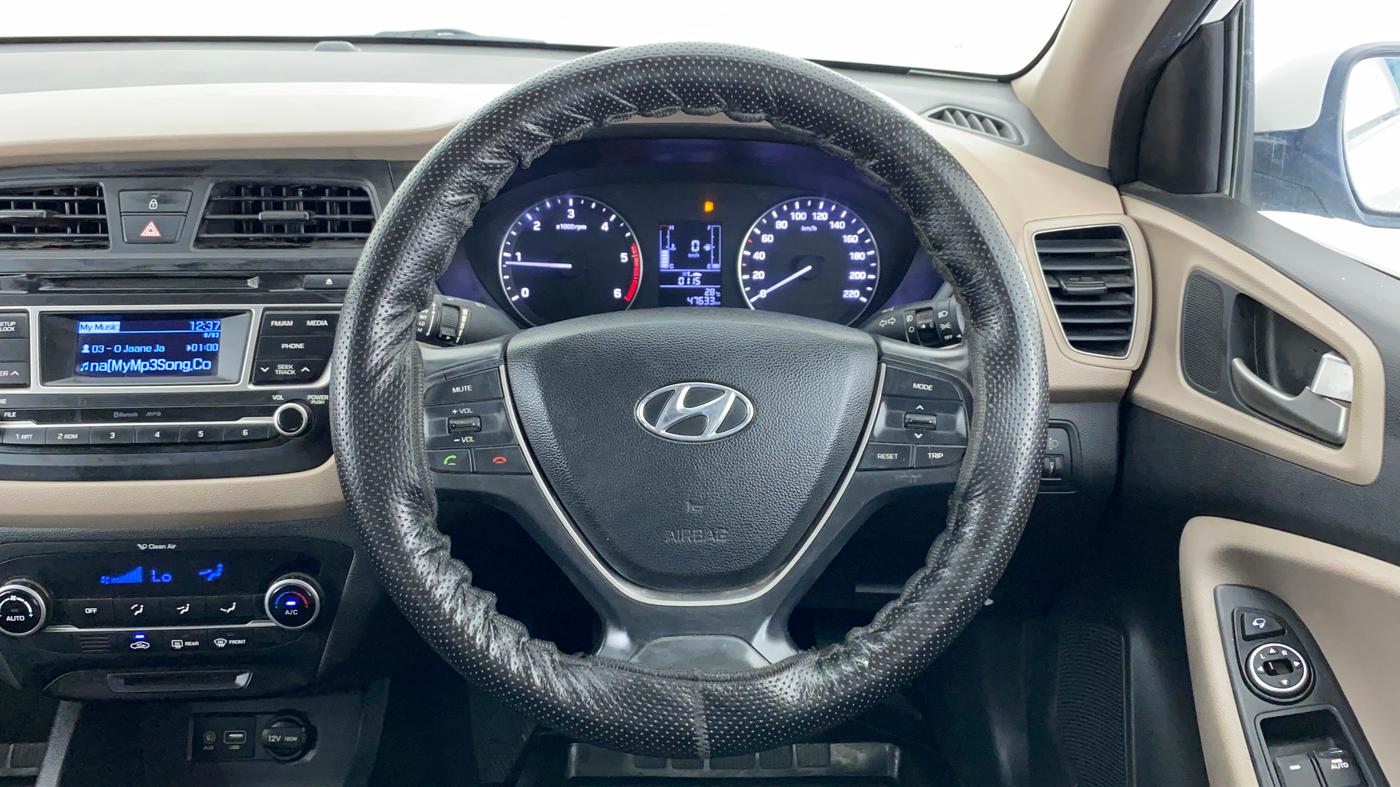 2015 Hyundai Elite i20 SPORTZ (O) 1.4, Diesel, Manual, 48,412 km, Steering Wheel Close Up
