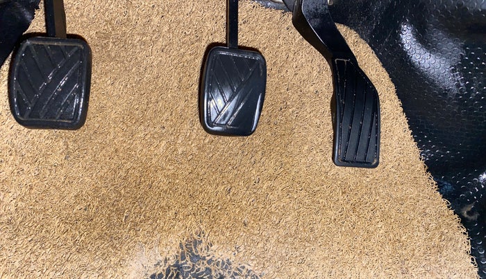 2012 Maruti Swift VDI, Diesel, Manual, 85,750 km, Pedals