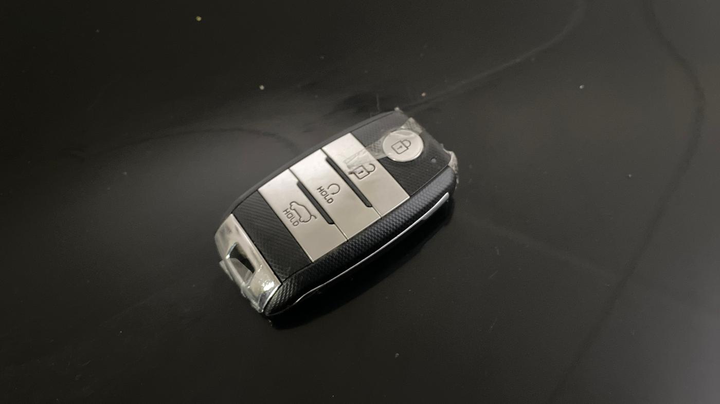 2021 KIA SONET HTX 1.0 IMT, Petrol, Manual, 53,945 km, Key Close Up