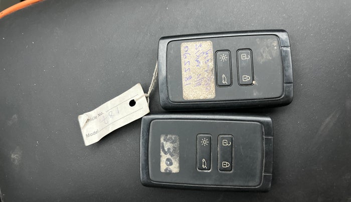 2020 Renault TRIBER RXZ, Petrol, Manual, 32,344 km, Key Close Up