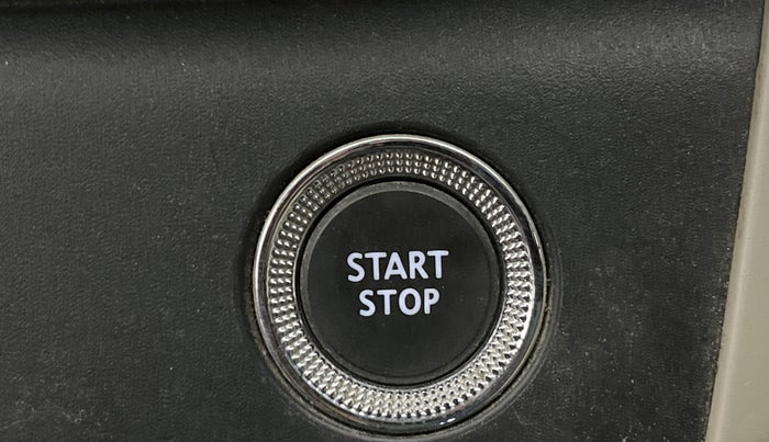 2020 Renault TRIBER RXZ, Petrol, Manual, 32,344 km, Keyless Start/ Stop Button