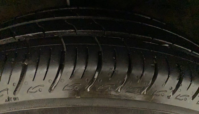 2019 Maruti Baleno DELTA CVT PETROL 1.2, Petrol, Automatic, 44,845 km, Right Front Tyre Tread