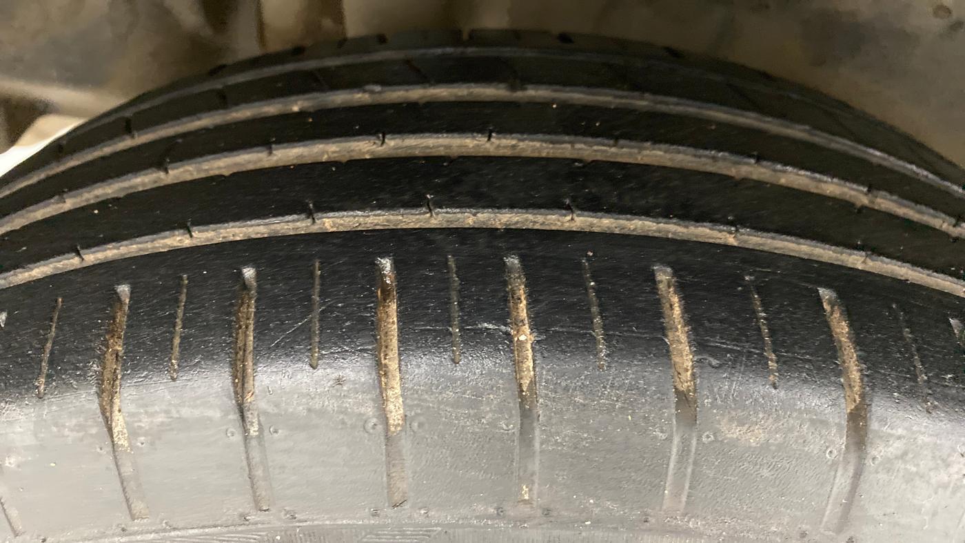 2018 Maruti Swift ZXI, Petrol, Manual, 29,767 km, Right Rear Tyre Tread