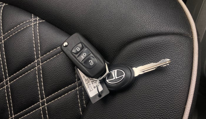2019 Tata Tiago XZA PETROL, Petrol, Automatic, 54,410 km, Key Close Up