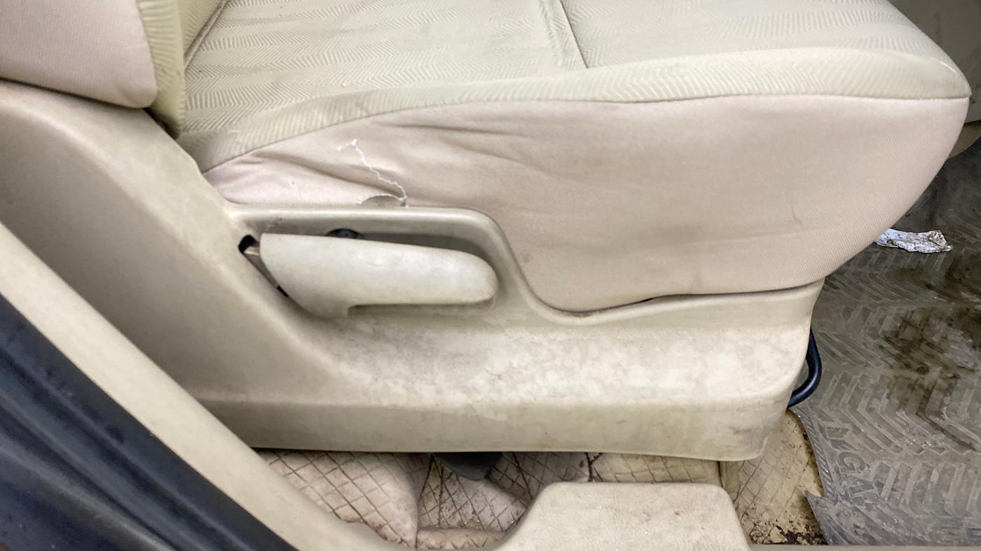2018 Maruti Ertiga VXI CNG, CNG, Manual, 1,31,509 km, Driver Side Adjustment Panel