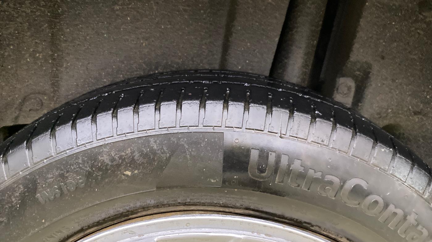 2018 Maruti Ertiga VXI CNG, CNG, Manual, 1,31,509 km, Left Rear Tyre Tread