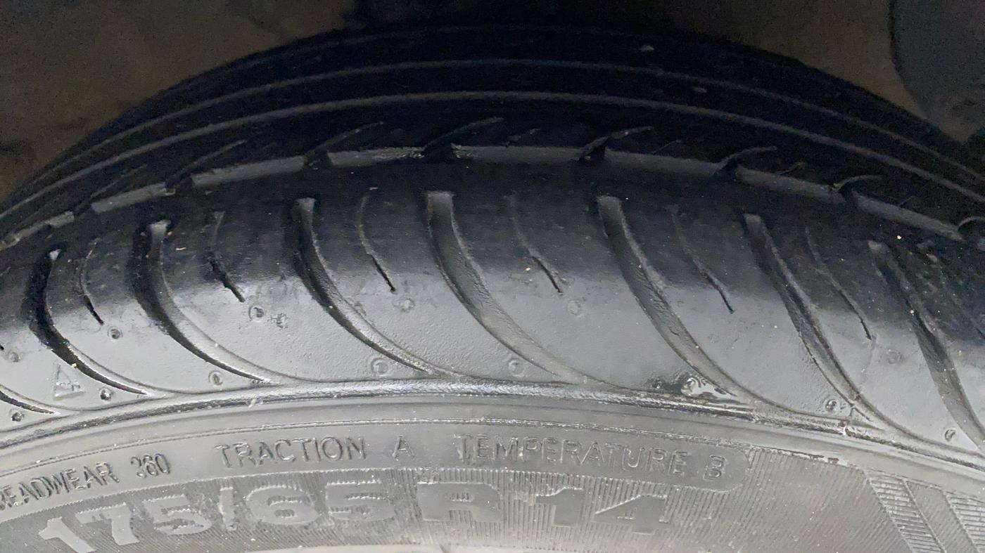 2014 Hyundai Xcent S 1.2, Petrol, Manual, 71,223 km, Right Front Tyre Tread