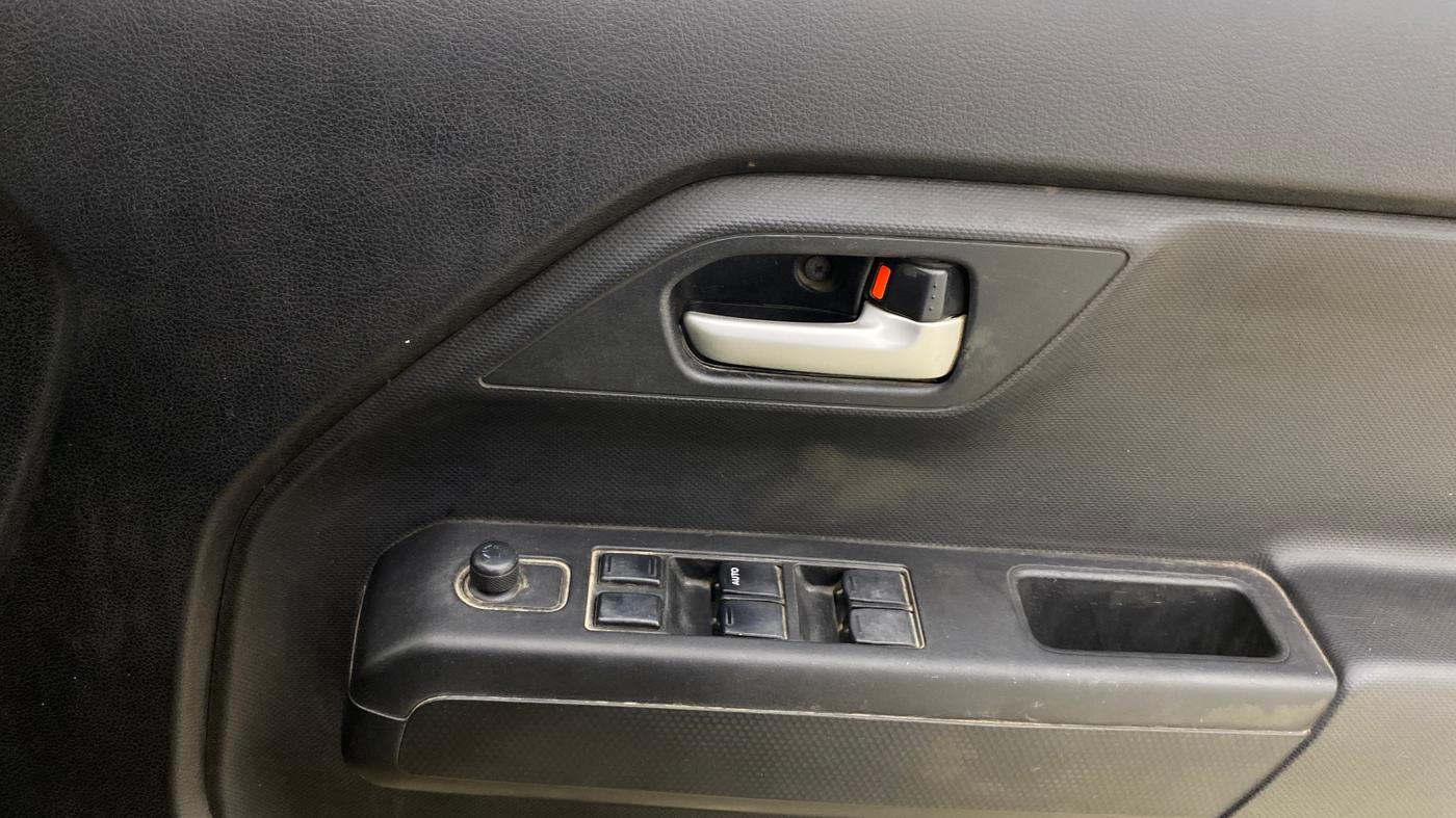 2019 Maruti New Wagon-R VXI 1.0, Petrol, Manual, 96,822 km, Driver Side Door Panels Control