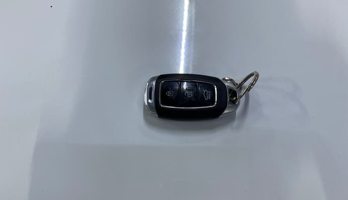 2019 Hyundai Verna 1.6 VTVT SX O, Petrol, Manual, 89,129 km, Key Close Up