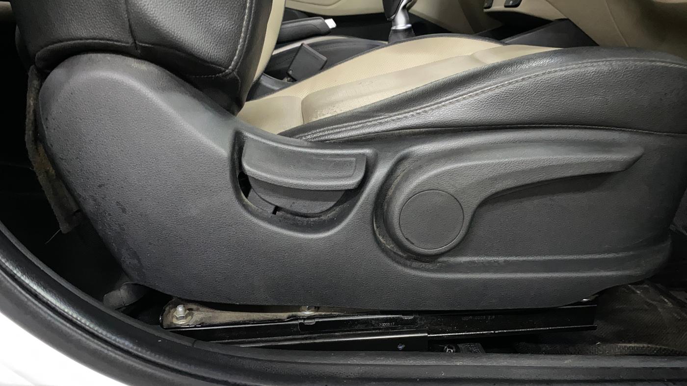 2019 Hyundai Verna 1.6 VTVT SX O, Petrol, Manual, 89,129 km, Driver Side Adjustment Panel